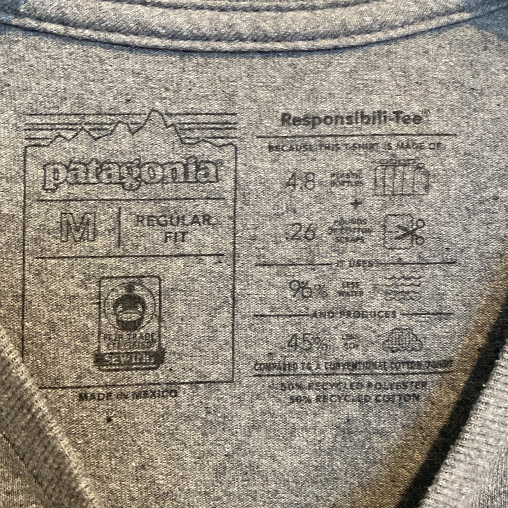 Patagonia M’s P-6 Logo Responsibiliti-Tee. Size: Medium, Color: Gravel Heather - Picture 3 of 4